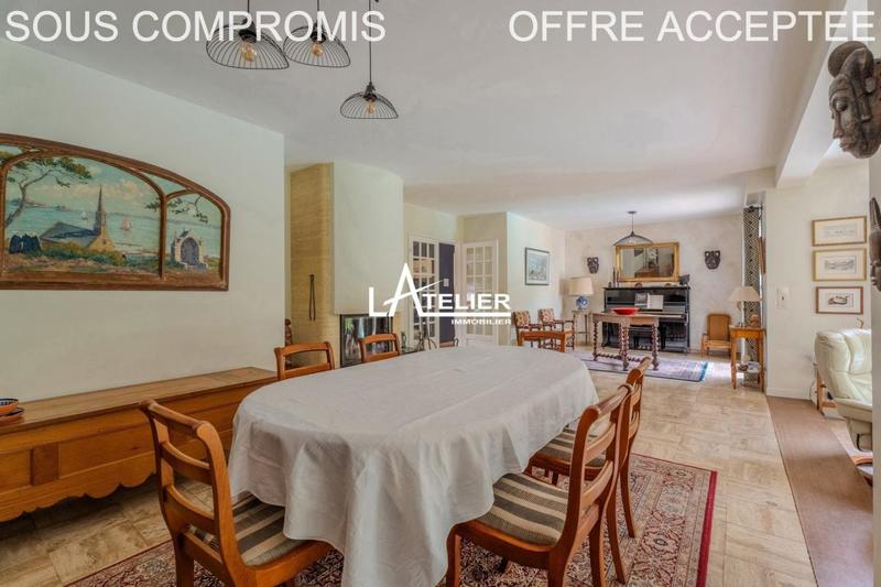 Maison - 230 m² - 8 pièces