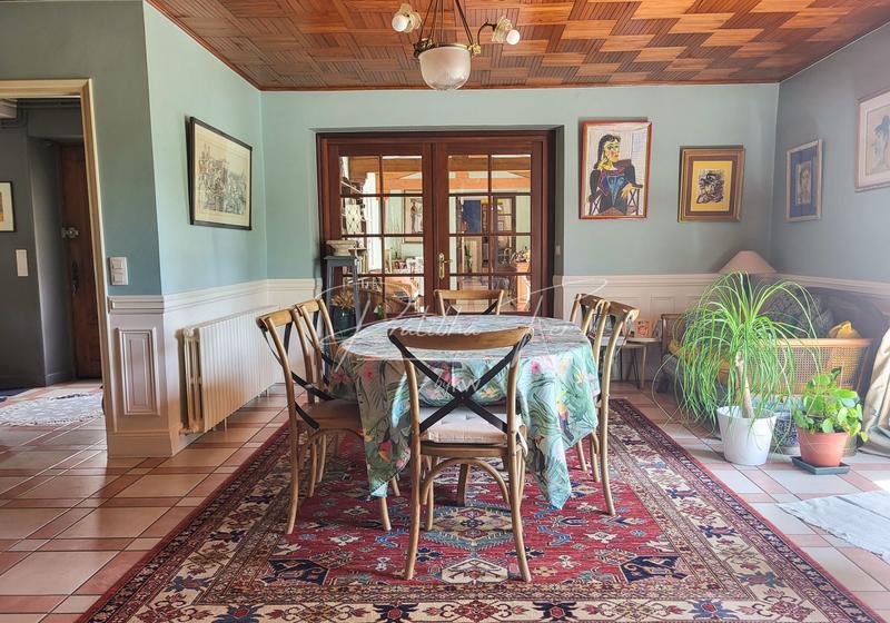 Maison - 251 m² - 8 pièces