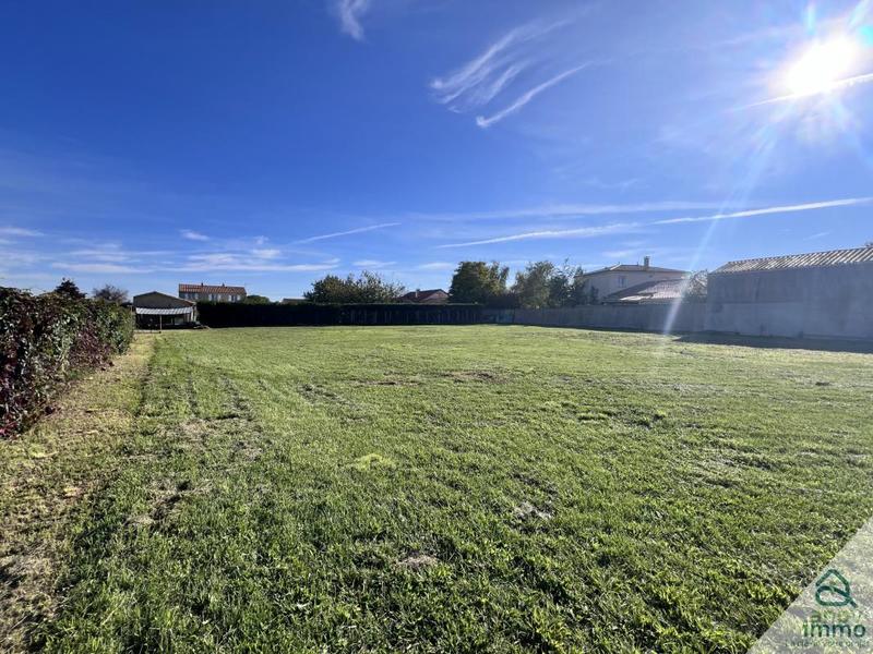 Terrain constructible - 1 604 m²