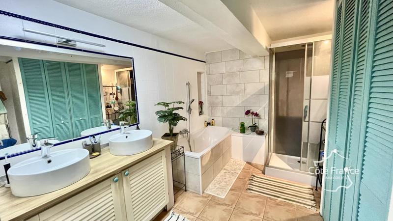 Appartement - 175 m² - 6 pièces