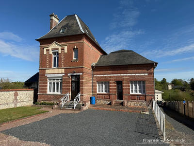 Maison - 204 m² - 7 pièces