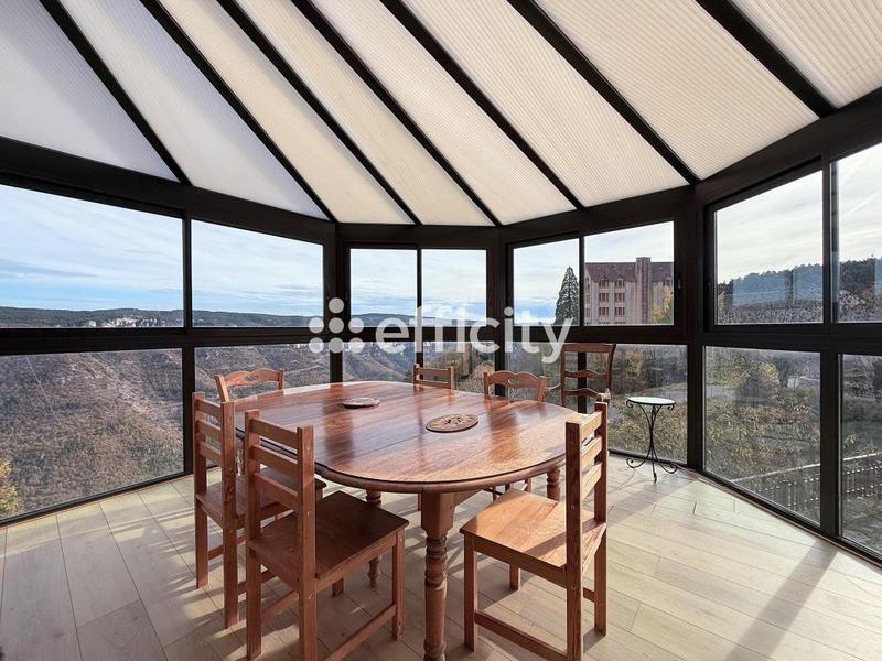 Pavillon - 111 m² - 5 pièces