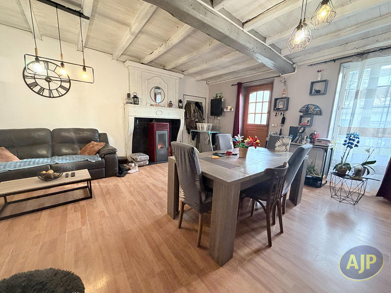 Maison - 90 m² - 3 pièces