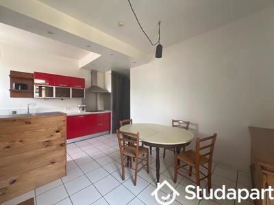 Chambre - 12 m² - 1 pièce