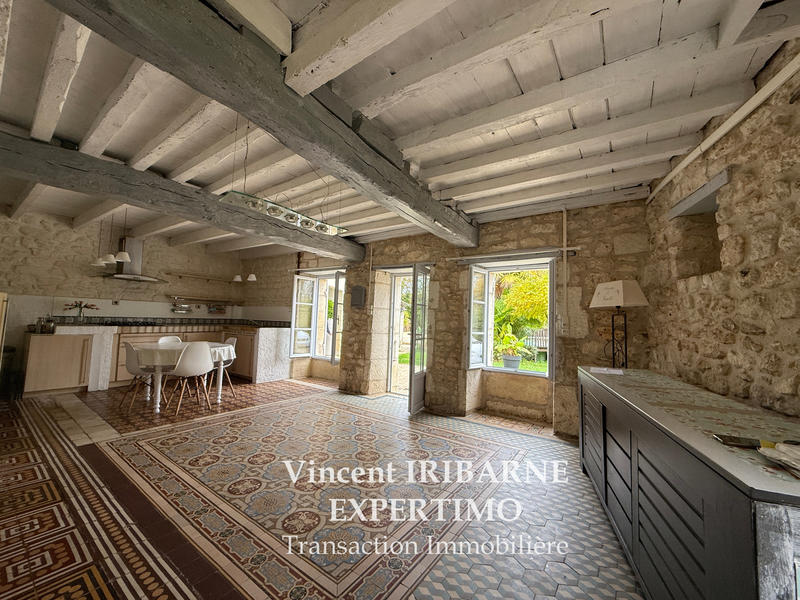 Propriété - 245 m² - 8 pièces