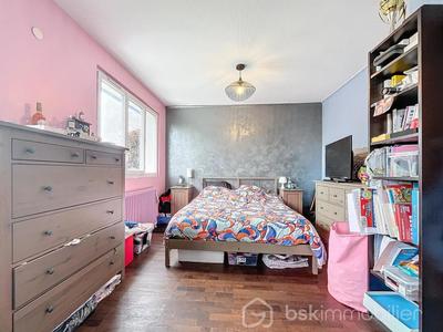 Maison traditionnelle - 190 m² - 9 pièces