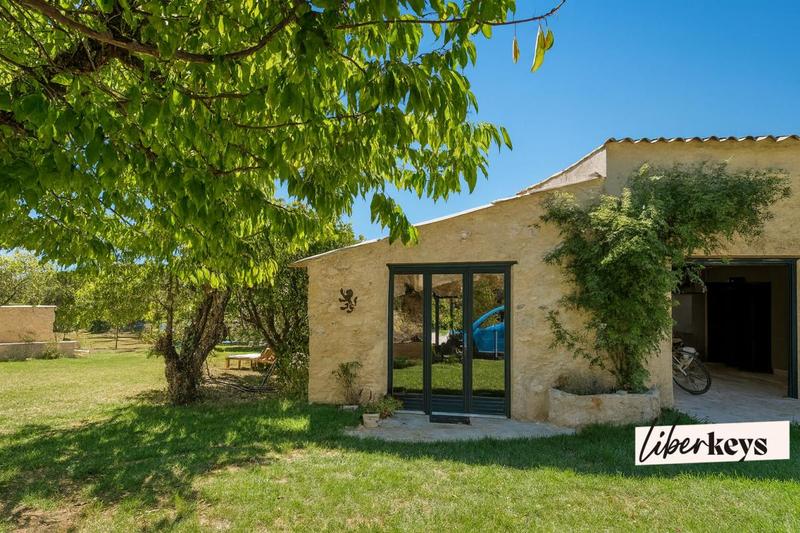 Propriété - 290 m² - 13 pièces