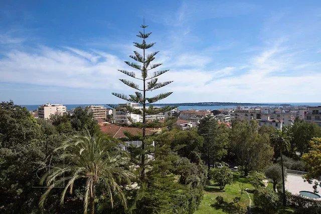 Appartement - 103 m² - 4 pièces