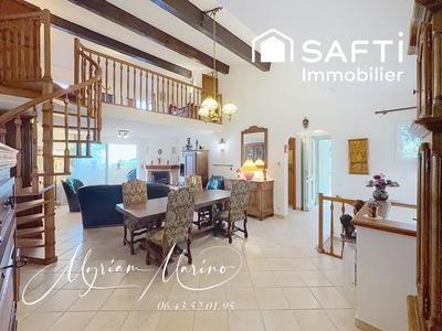 Maison - 140 m² - 6 pièces