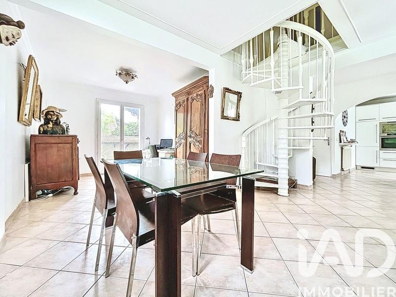 Maison - 165 m² - 5 pièces