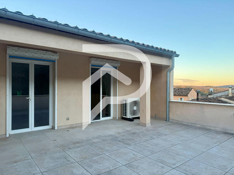 Appartement - 94 m² - 4 pièces