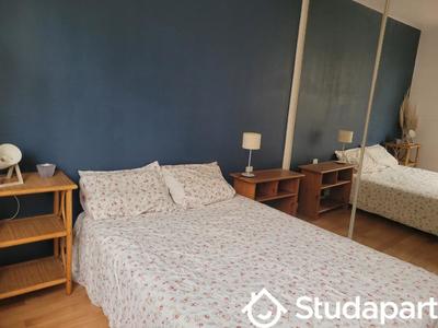 Chambre - 9 m² - 1 pièce