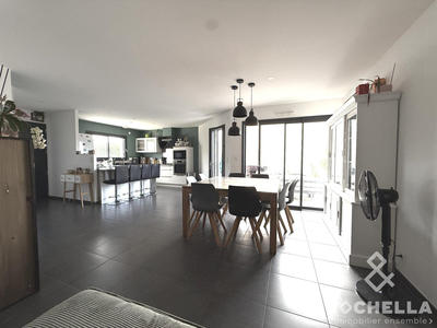 Maison - 95 m² - 4 pièces