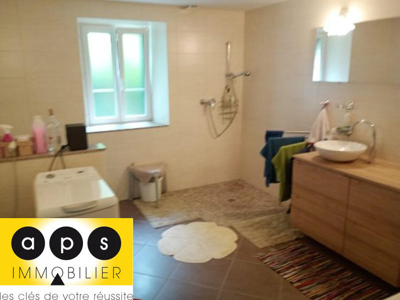 Maison - 220 m² - 10 pièces