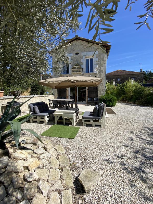 Maison en pierre - 180 m² - 7 pièces