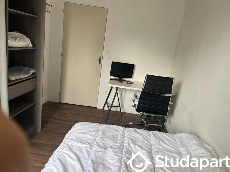 Chambre - 11 m² - 1 pièce