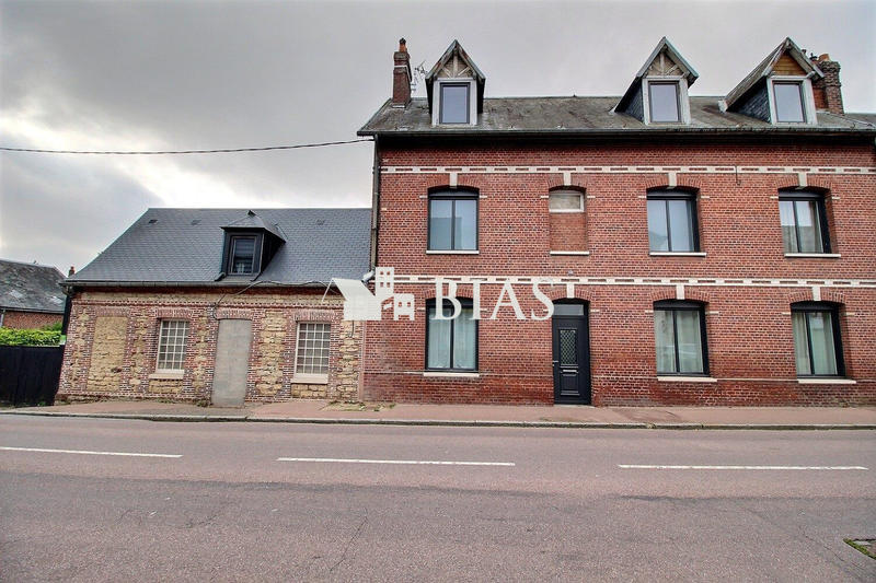 Maison - 250 m² - 10 pièces