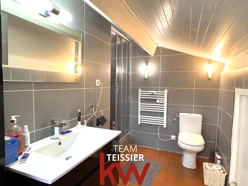 Maison - 301 m² - 5 pièces