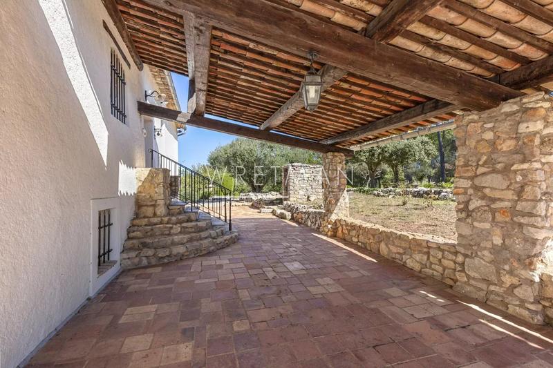 Propriété - 340 m² - 9 pièces