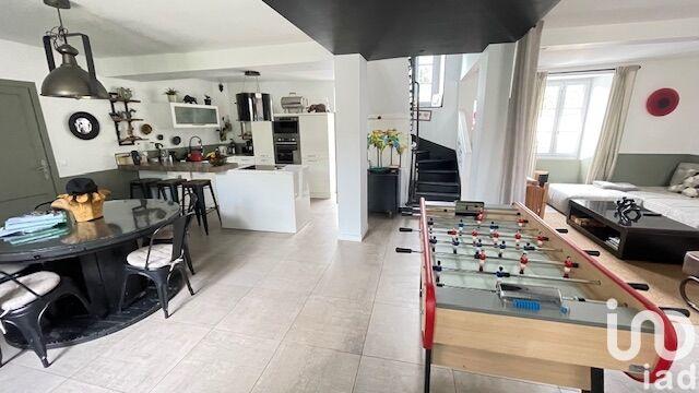 Maison - 152 m² - 8 pièces
