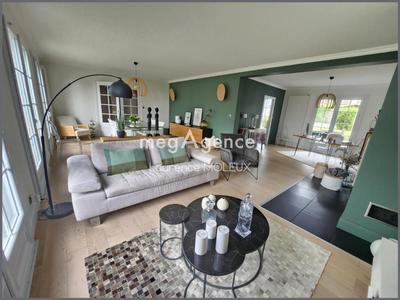 Maison traditionnelle - 158 m² - 6 pièces