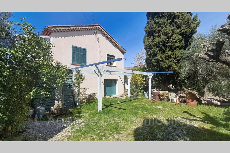 Maison - 180 m² - 7 pièces