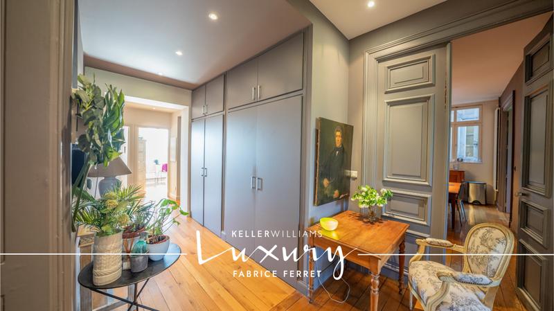 Appartement - 200 m² - 7 pièces