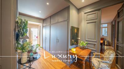 Appartement - 200 m² - 7 pièces