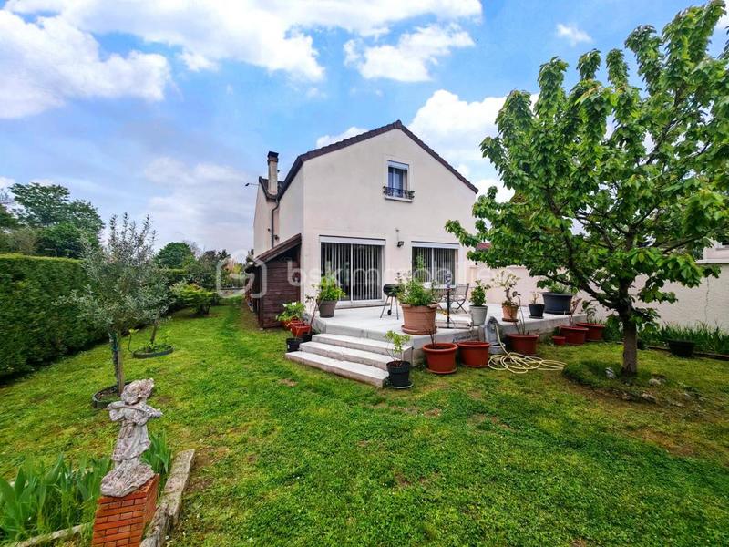 Maison traditionnelle - 132 m² - 6 pièces