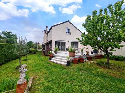 Maison traditionnelle - 132 m² - 6 pièces