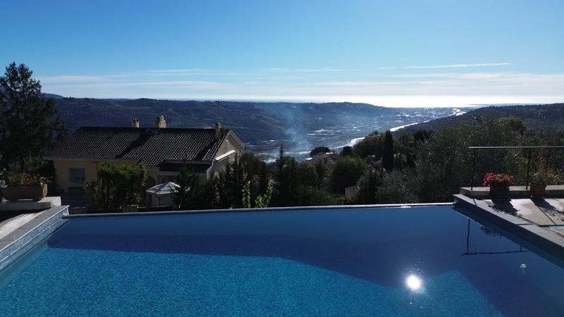 Maison - 214 m² - 6 pièces