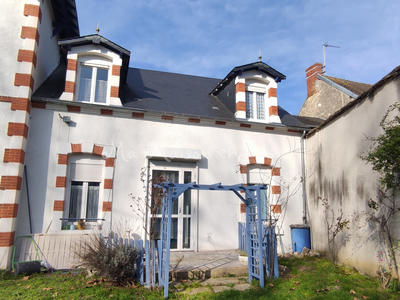 Maison - 264 m² - 12 pièces