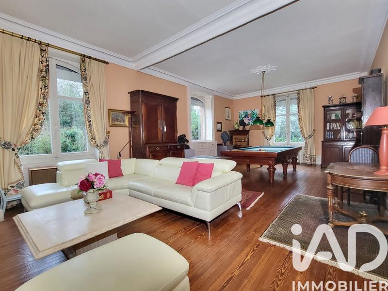 Maison - 259 m² - 12 pièces