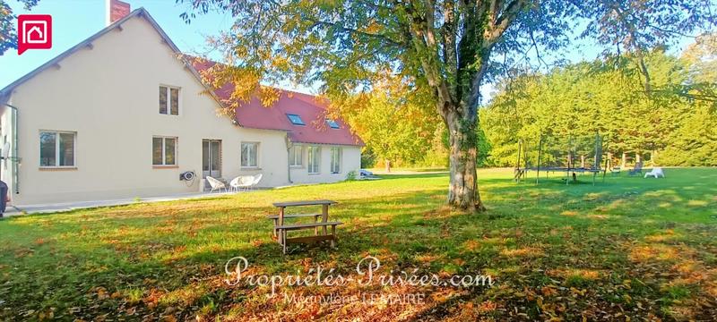 Maison - 421 m² - 10 pièces