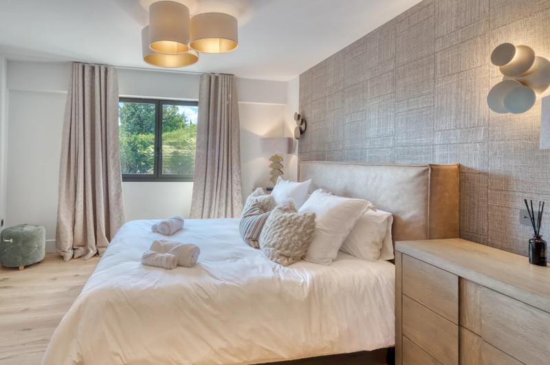 Propriété - 433 m² - 8 pièces