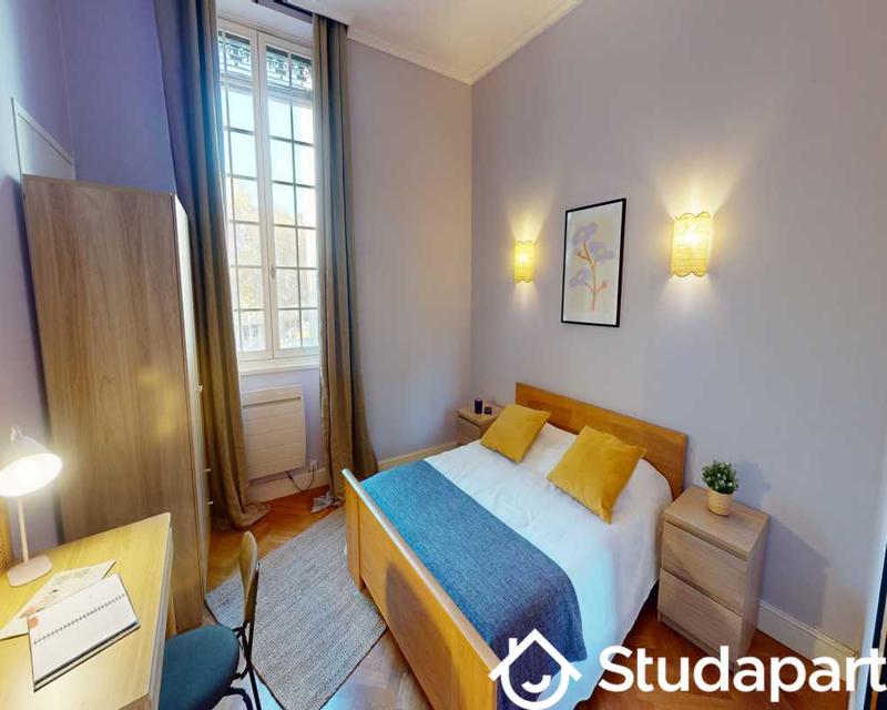 Chambre - 90 m² - 1 pièce