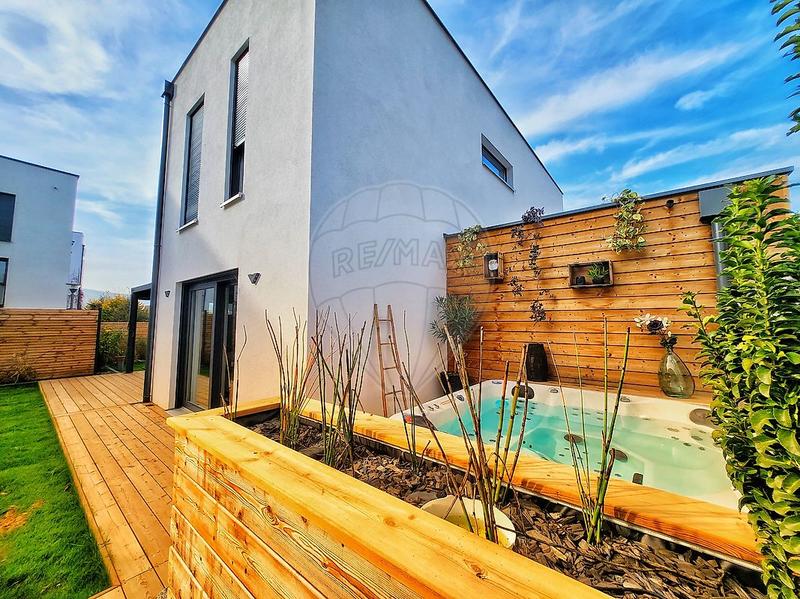 Maison - 150 m² - 5 pièces