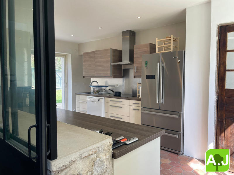 Maison ancienne - 185 m² - 10 pièces