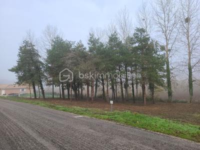 Terrain constructible - 1 000 m²