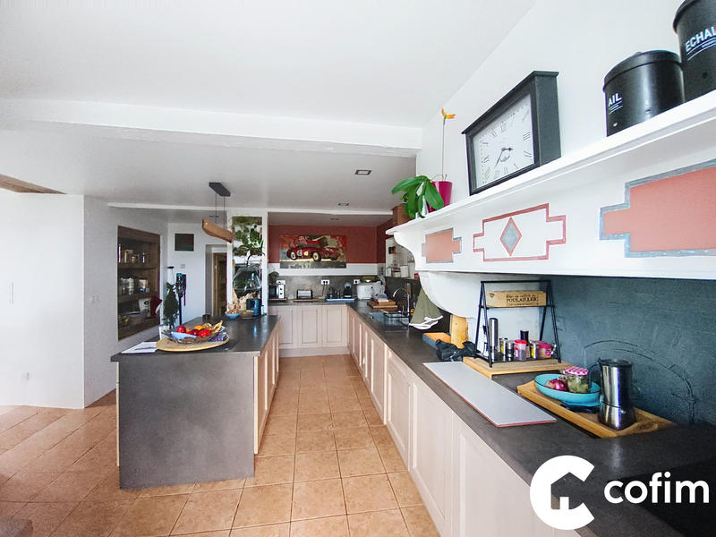 Maison - 372 m² - 7 pièces