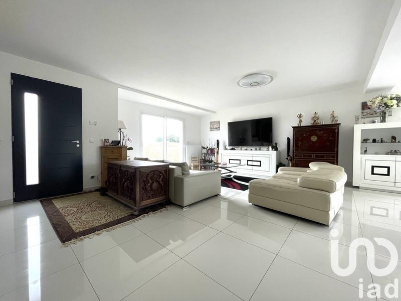 Maison - 222 m² - 7 pièces