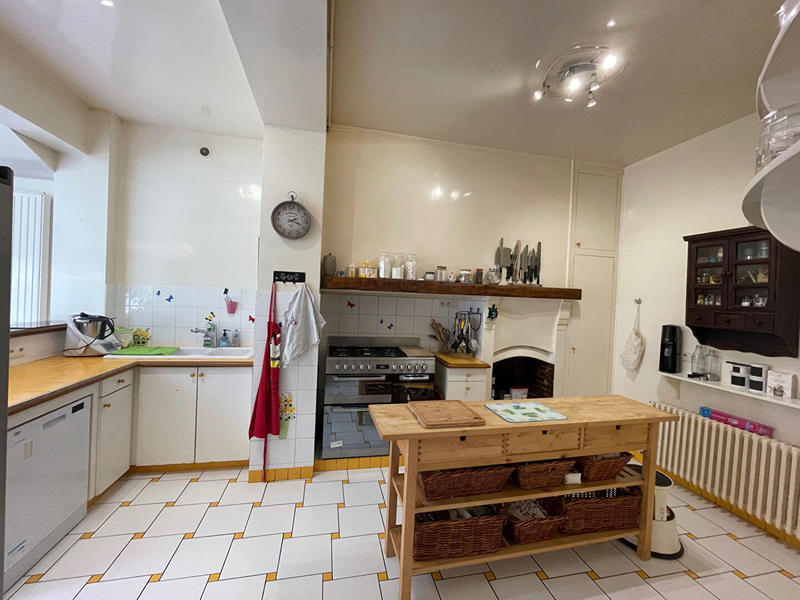 Maison - 295 m² - 10 pièces