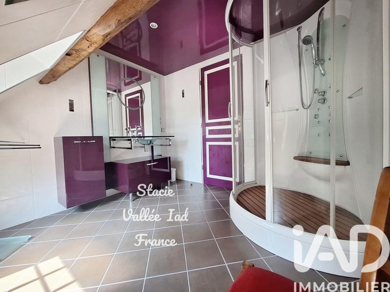 Maison - 201 m² - 9 pièces