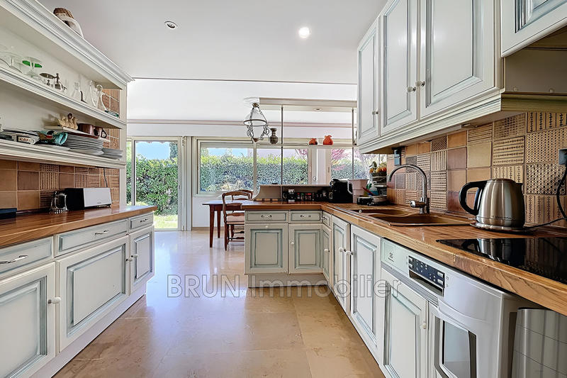 Appartement - 180 m² - 6 pièces