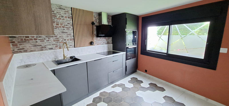 Maison - 140 m² - 9 pièces