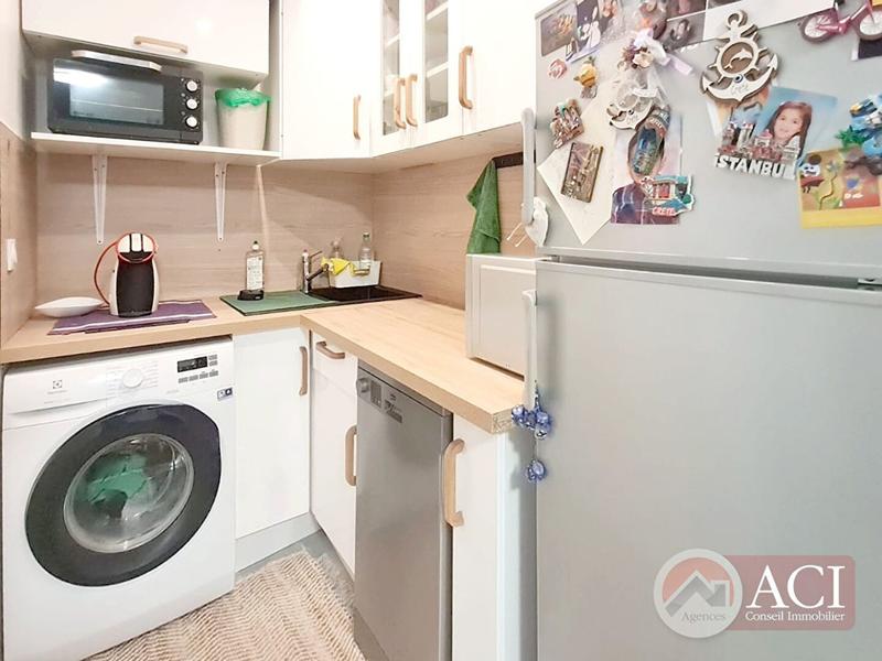 Maison - 230 m² - 13 pièces