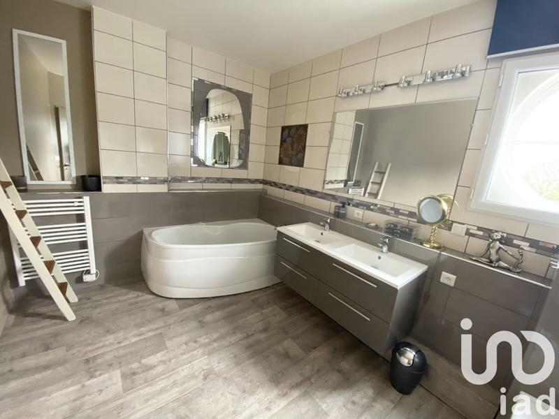 Maison - 209 m² - 5 pièces