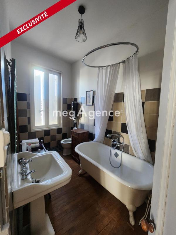 Maison - 250 m² - 7 pièces