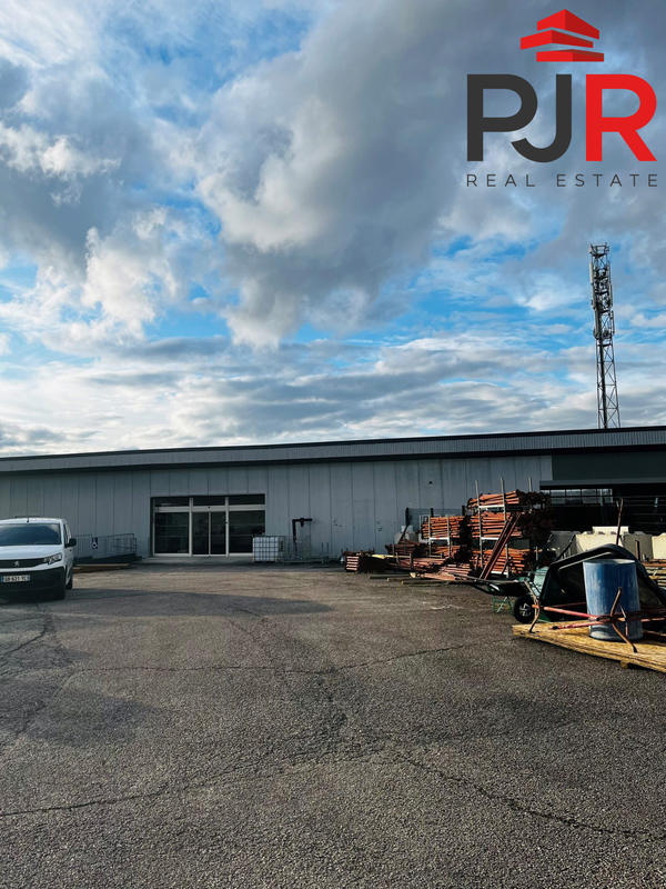 Local d'activités - 642 m²