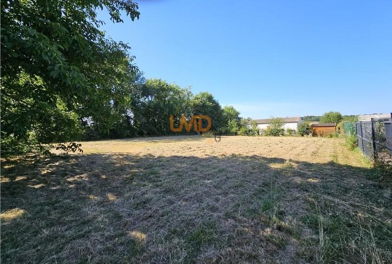 Terrain constructible - 1 000 m²